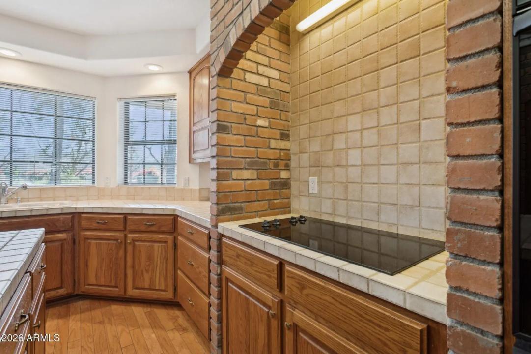 Real Estate Picture 17