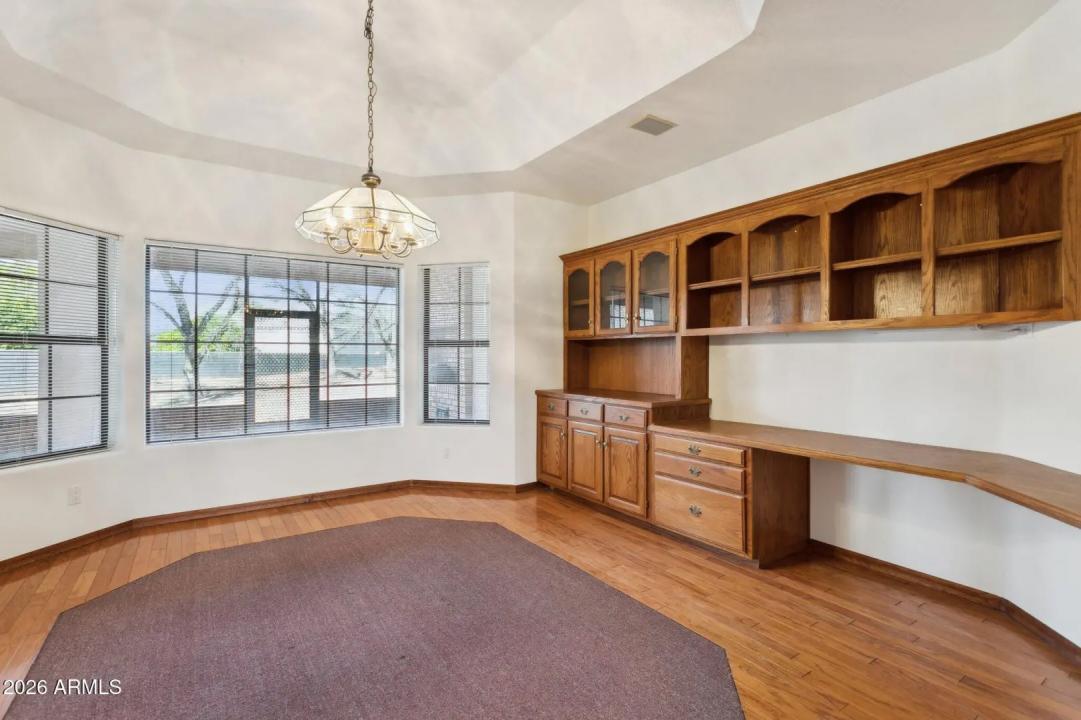 Real Estate Picture 4