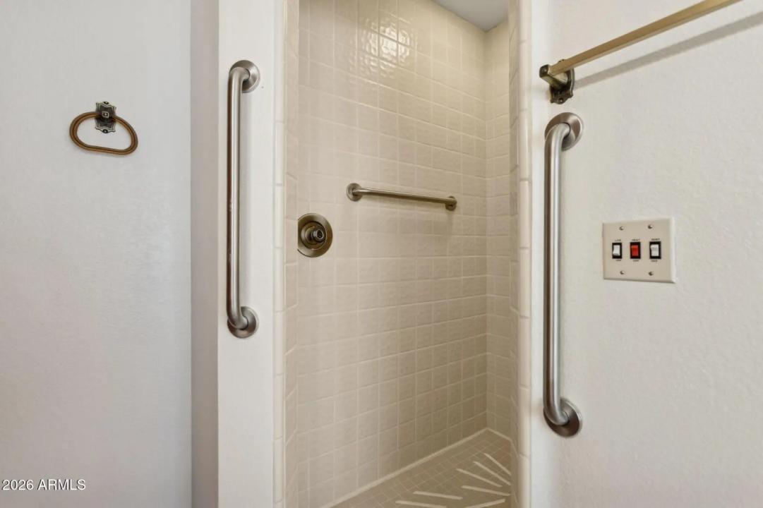 Real Estate Picture 30