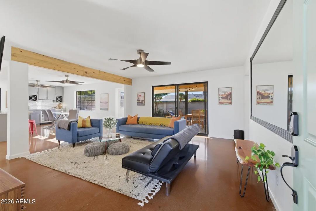 Real Estate Picture 3