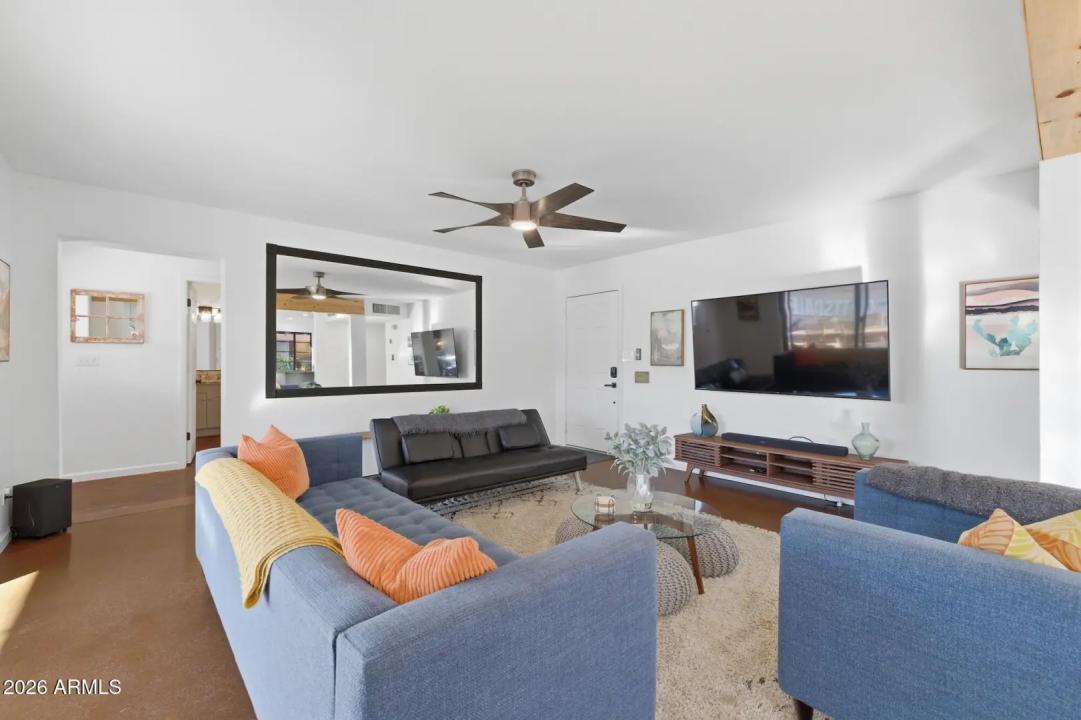 Real Estate Picture 14