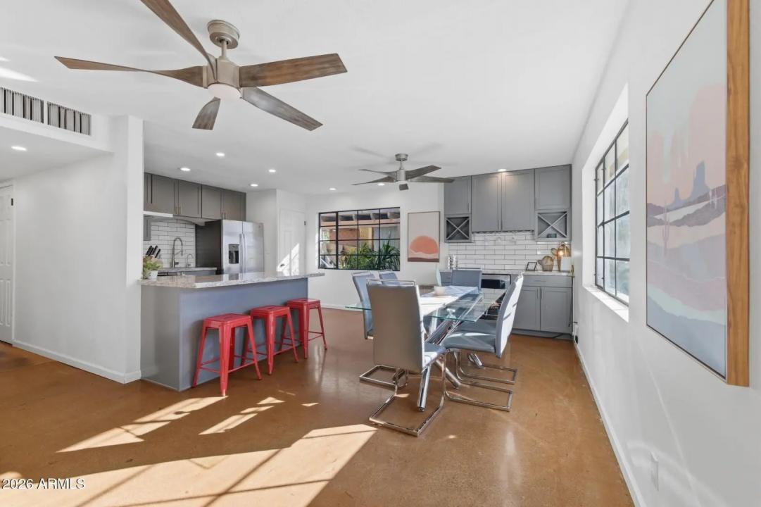 Real Estate Picture 5