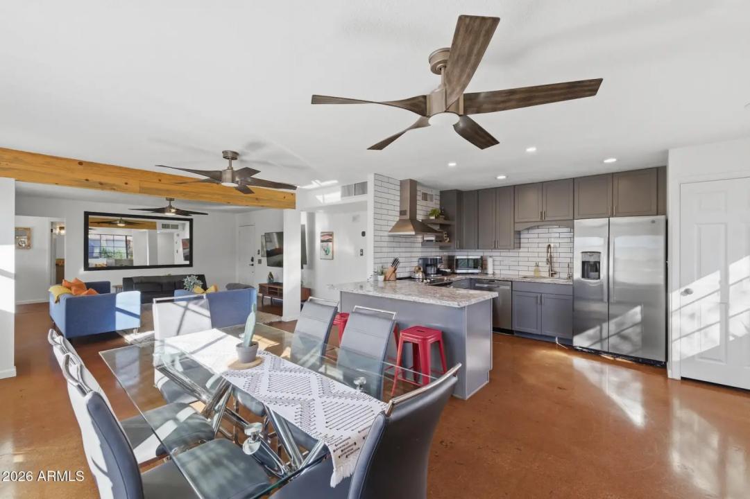 Real Estate Picture 7