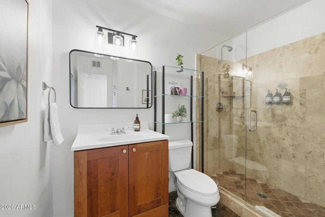 Real Estate Picture 17