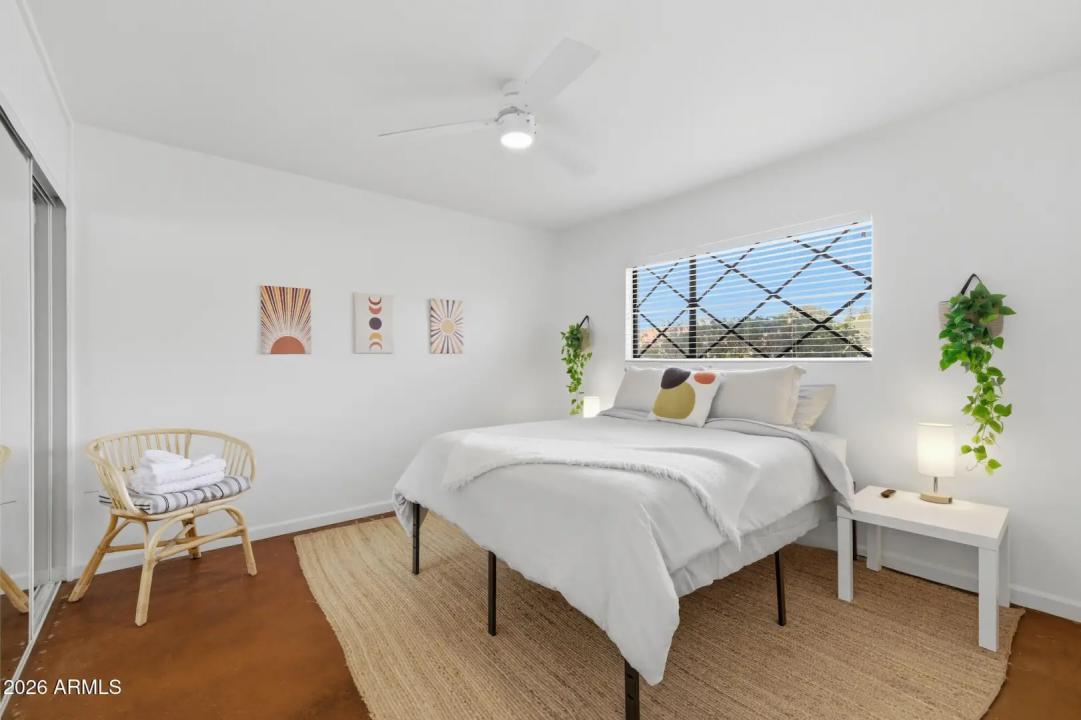 Real Estate Picture 15