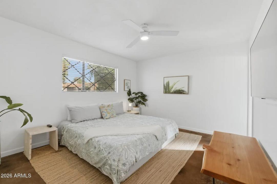 Real Estate Picture 18