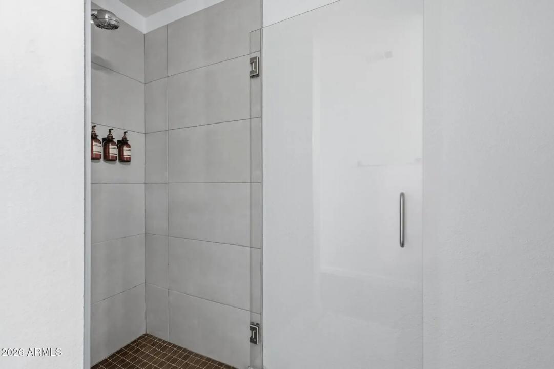 Real Estate Picture 24