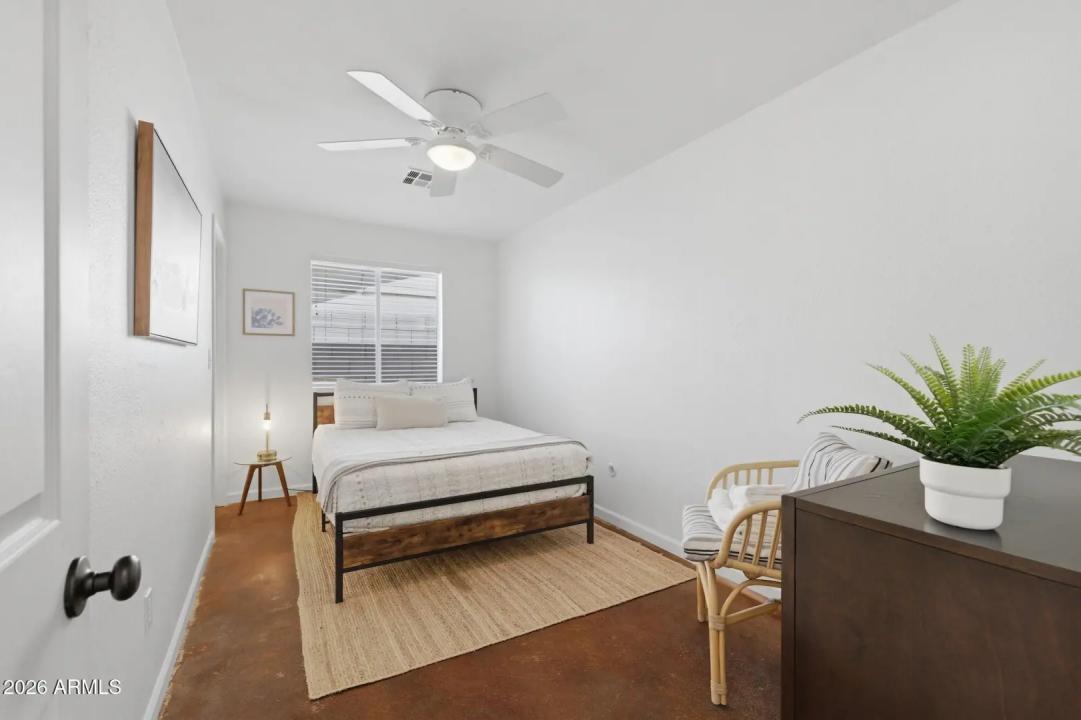 Real Estate Picture 25