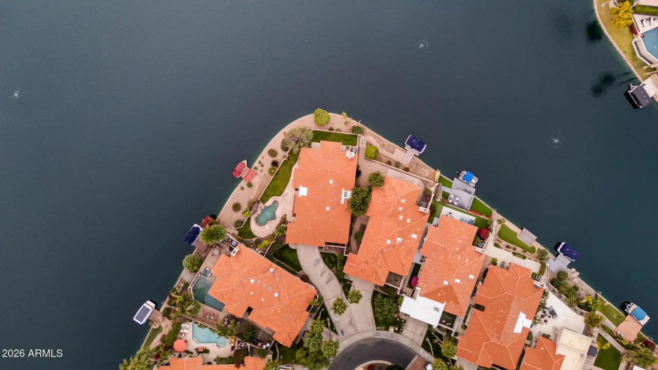 Real Estate Picture 4