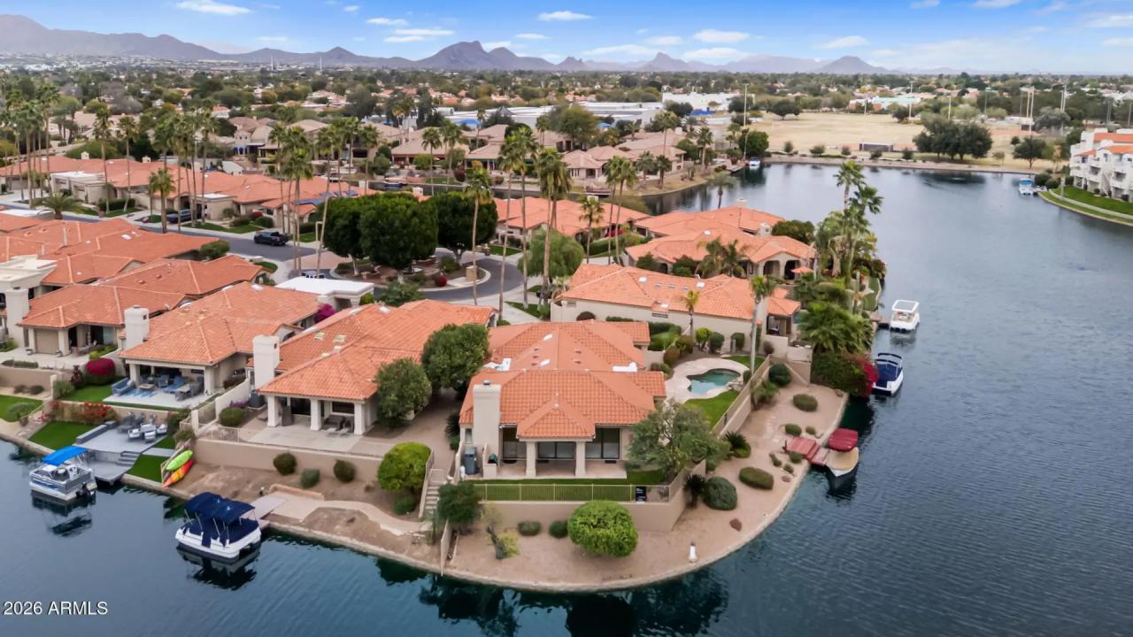 Real Estate Picture 12