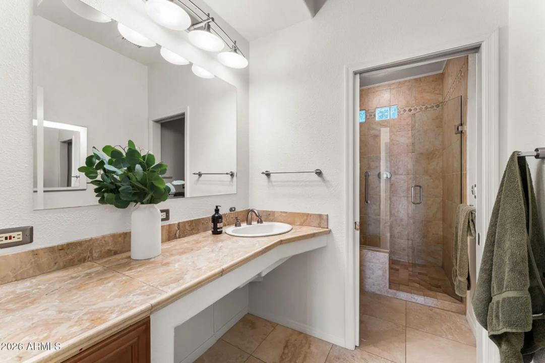 Real Estate Picture 39