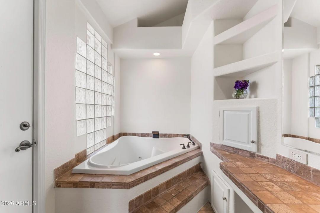 Real Estate Picture 43