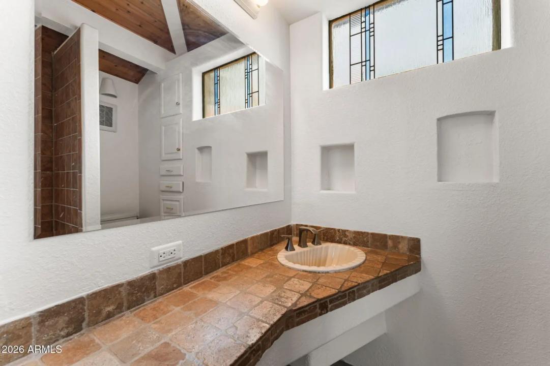 Real Estate Picture 44