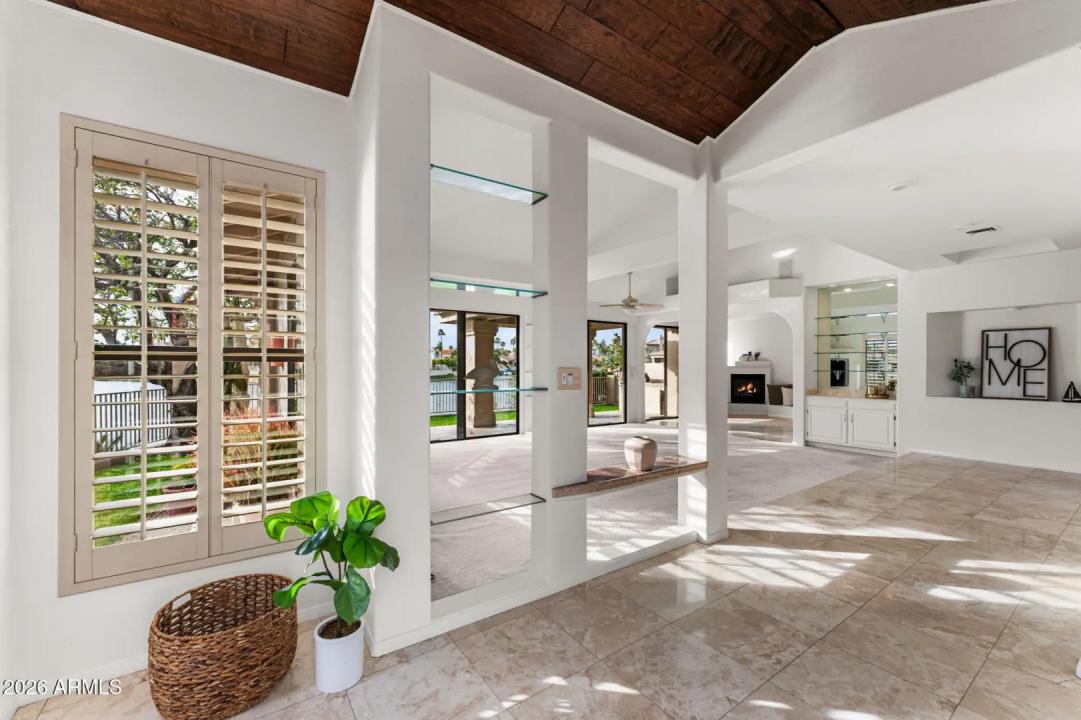 Real Estate Picture 18