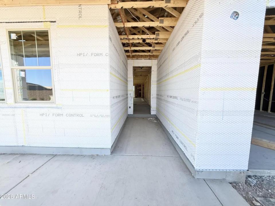 Real Estate Picture 3