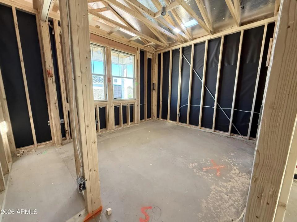 Real Estate Picture 4