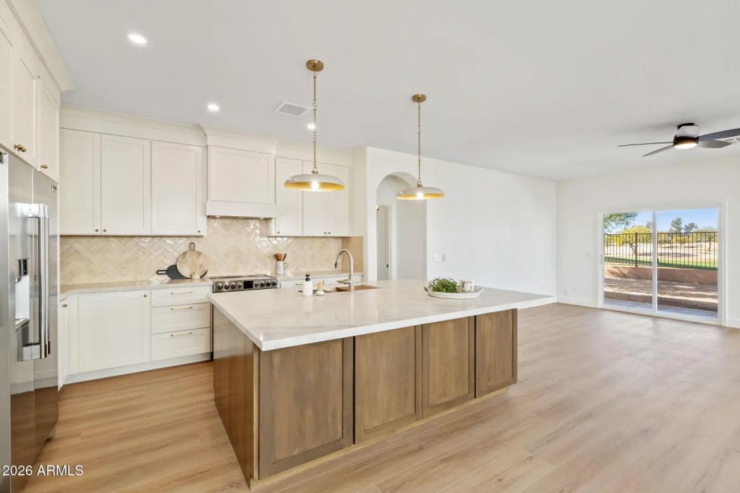 Real Estate Picture 10