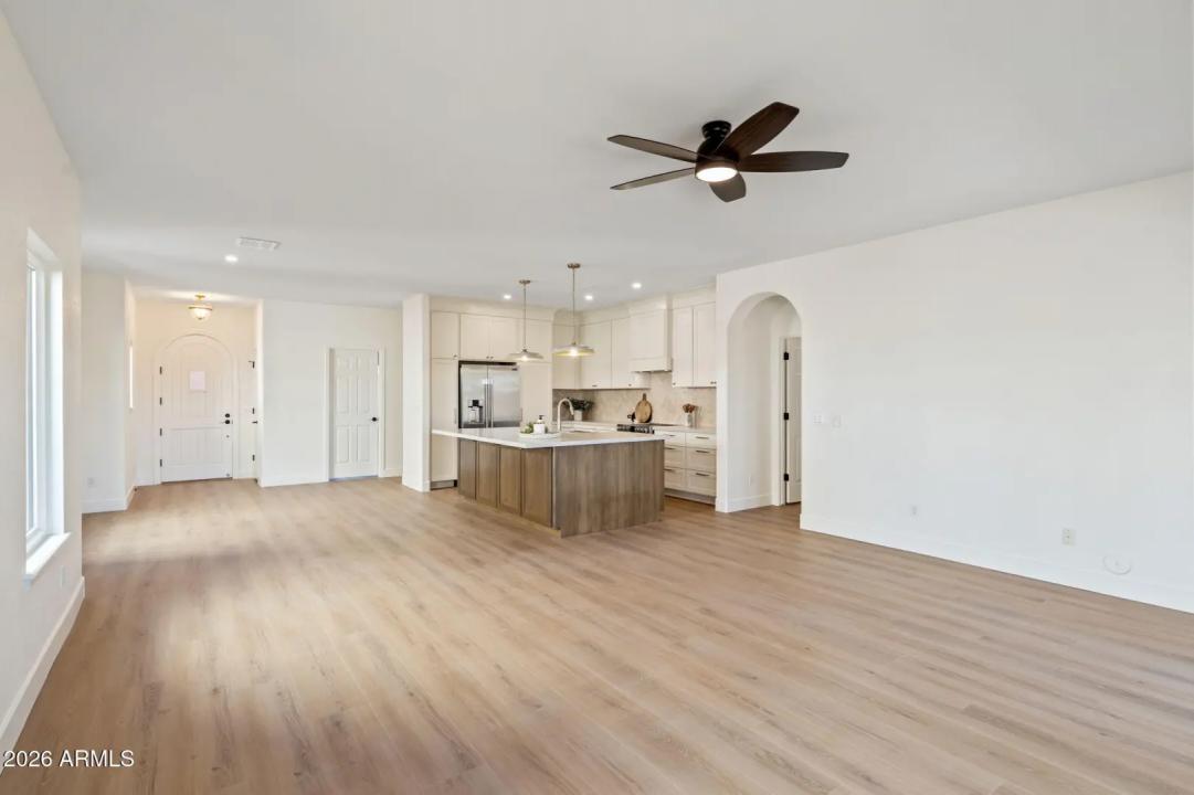 Real Estate Picture 13