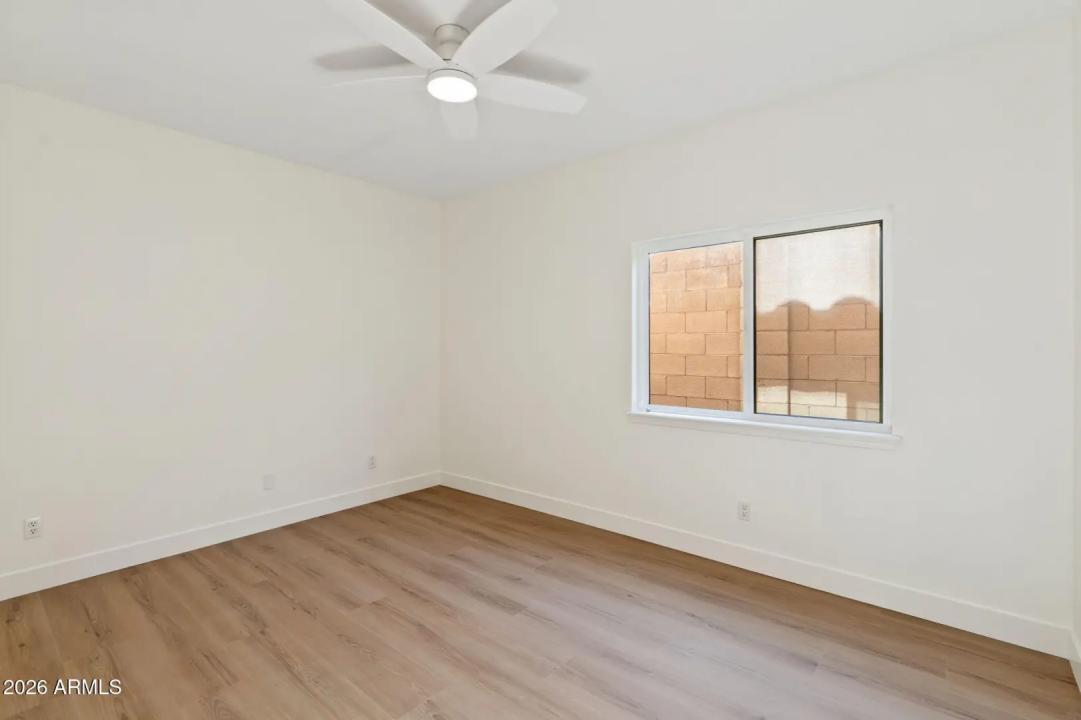 Real Estate Picture 23