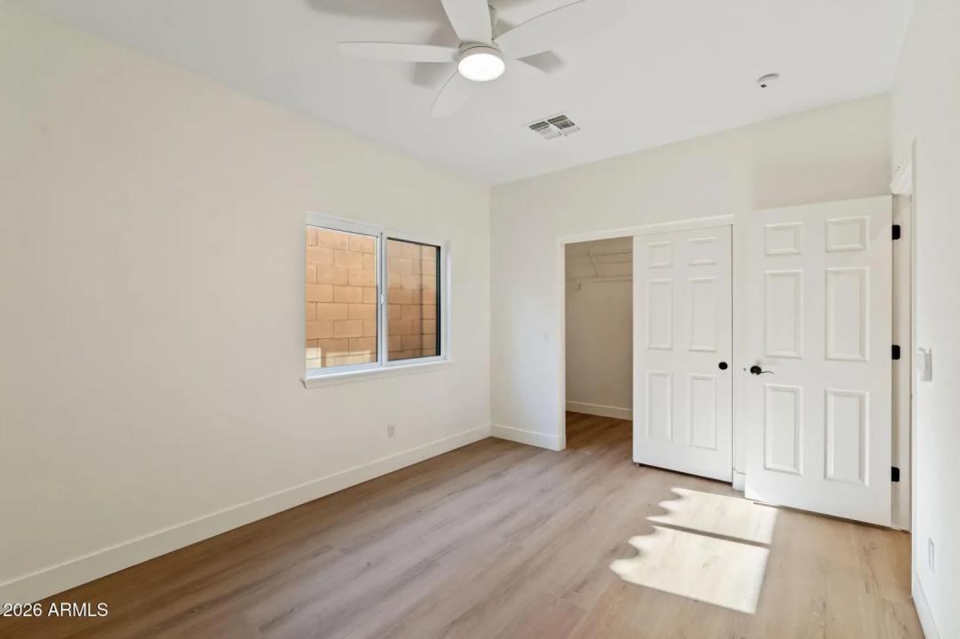 Real Estate Picture 24