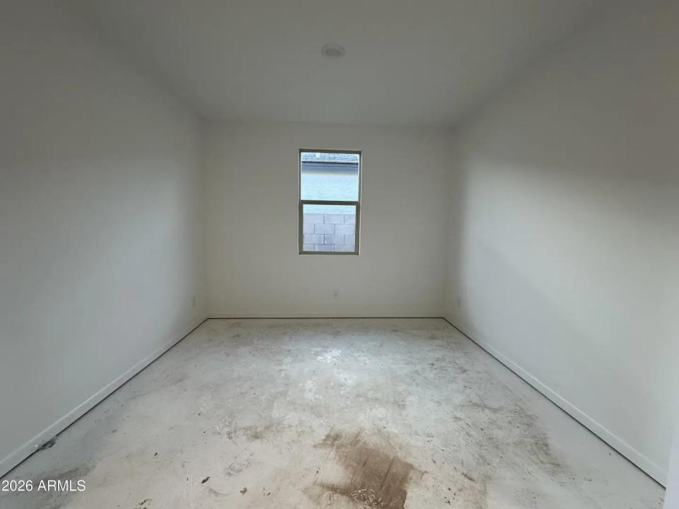 Real Estate Picture 6