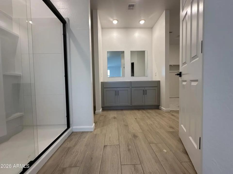 Real Estate Picture 13