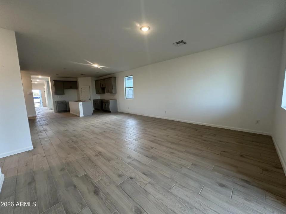 Real Estate Picture 15