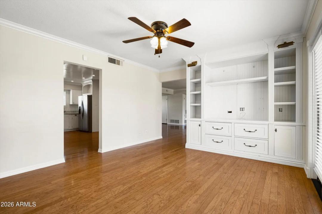 Real Estate Picture 13