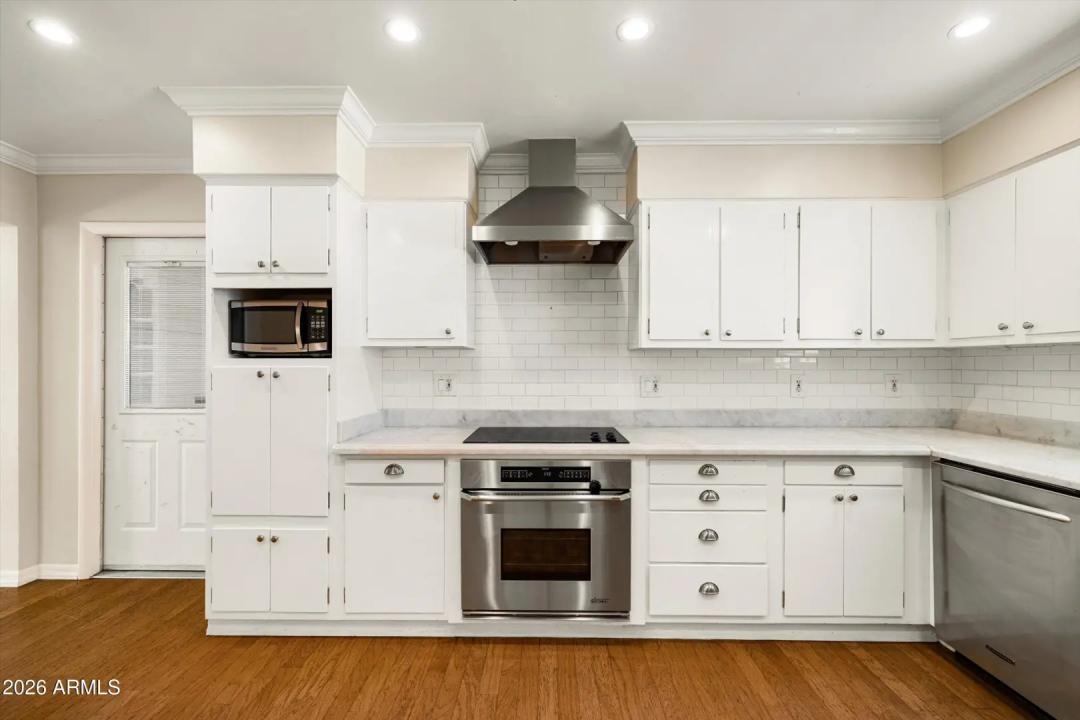 Real Estate Picture 10