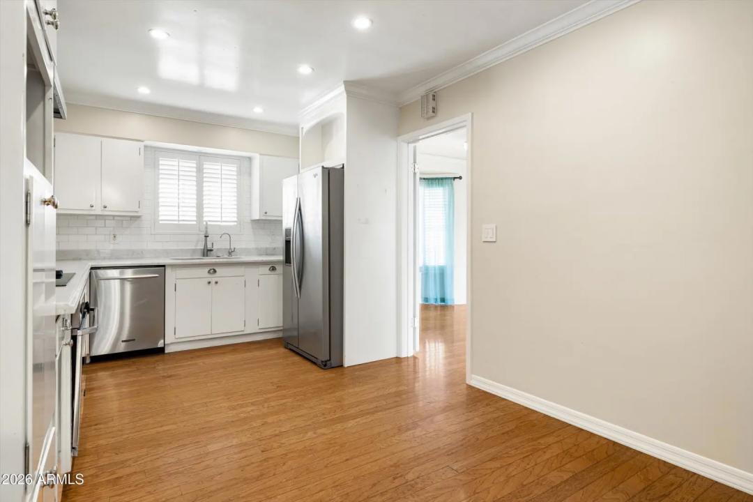 Real Estate Picture 11