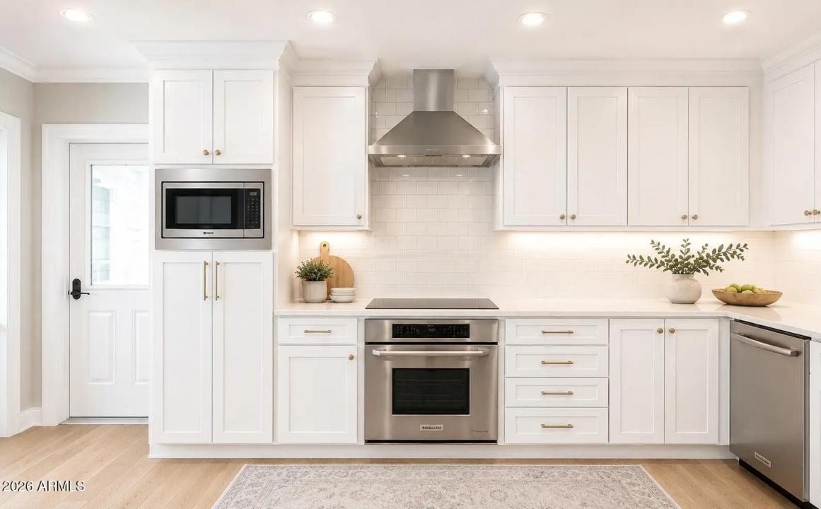 Real Estate Picture 10