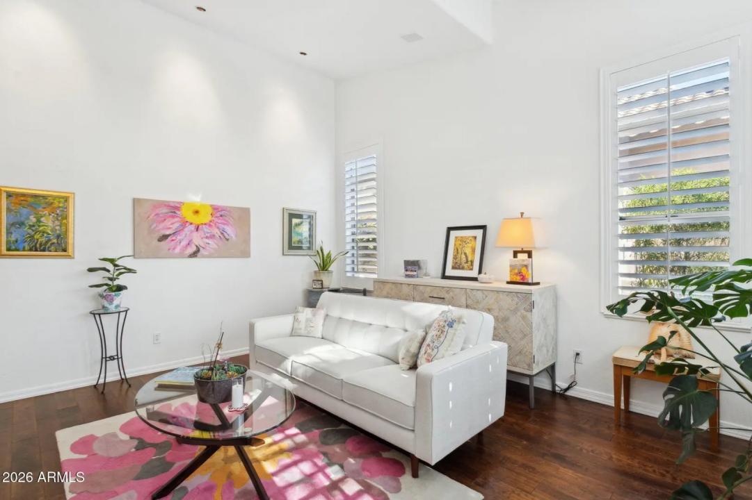 Real Estate Picture 10