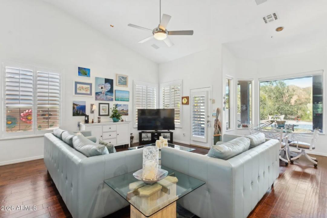 Real Estate Picture 11