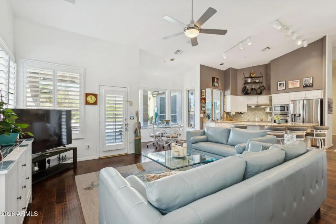 Real Estate Picture 12