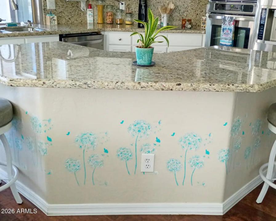 Real Estate Picture 17