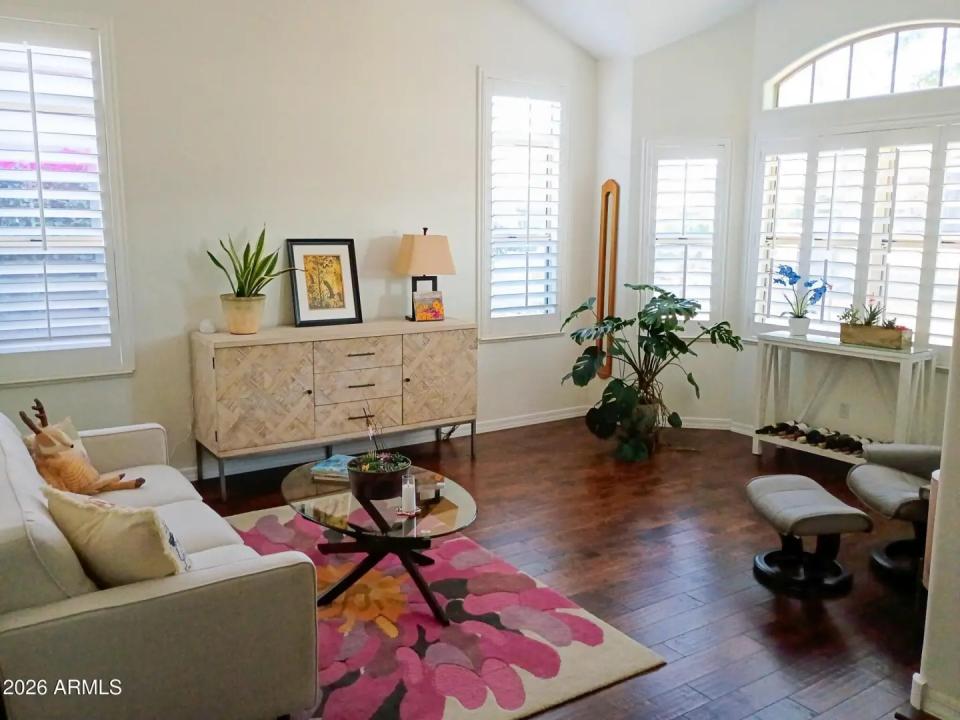 Real Estate Picture 5