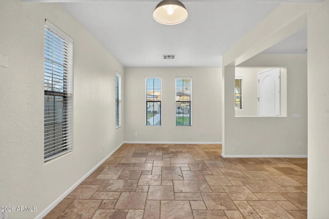 Real Estate Picture 5