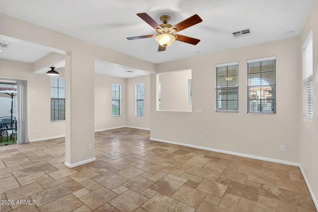 Real Estate Picture 4