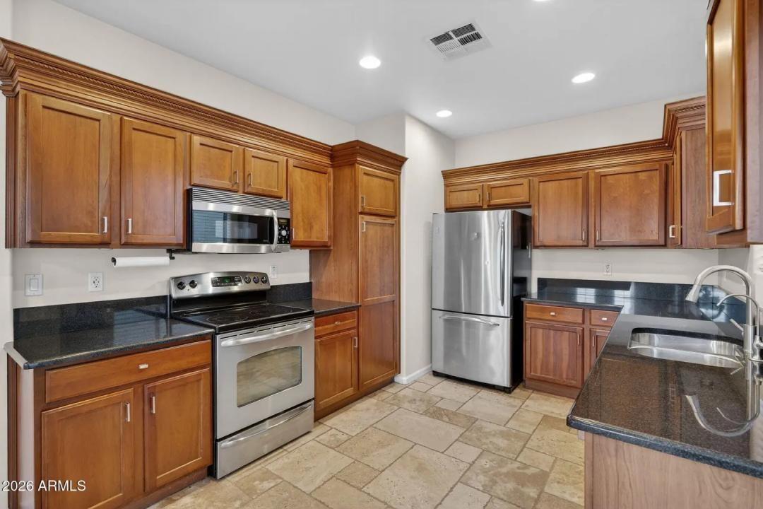 Real Estate Picture 10