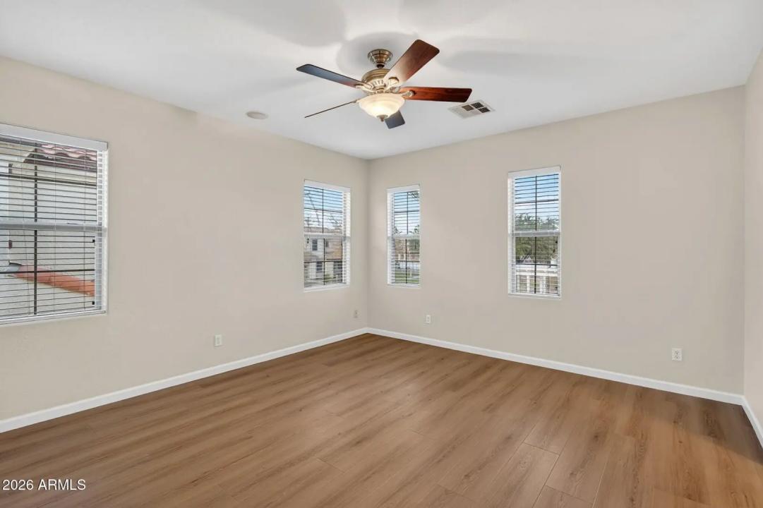 Real Estate Picture 13