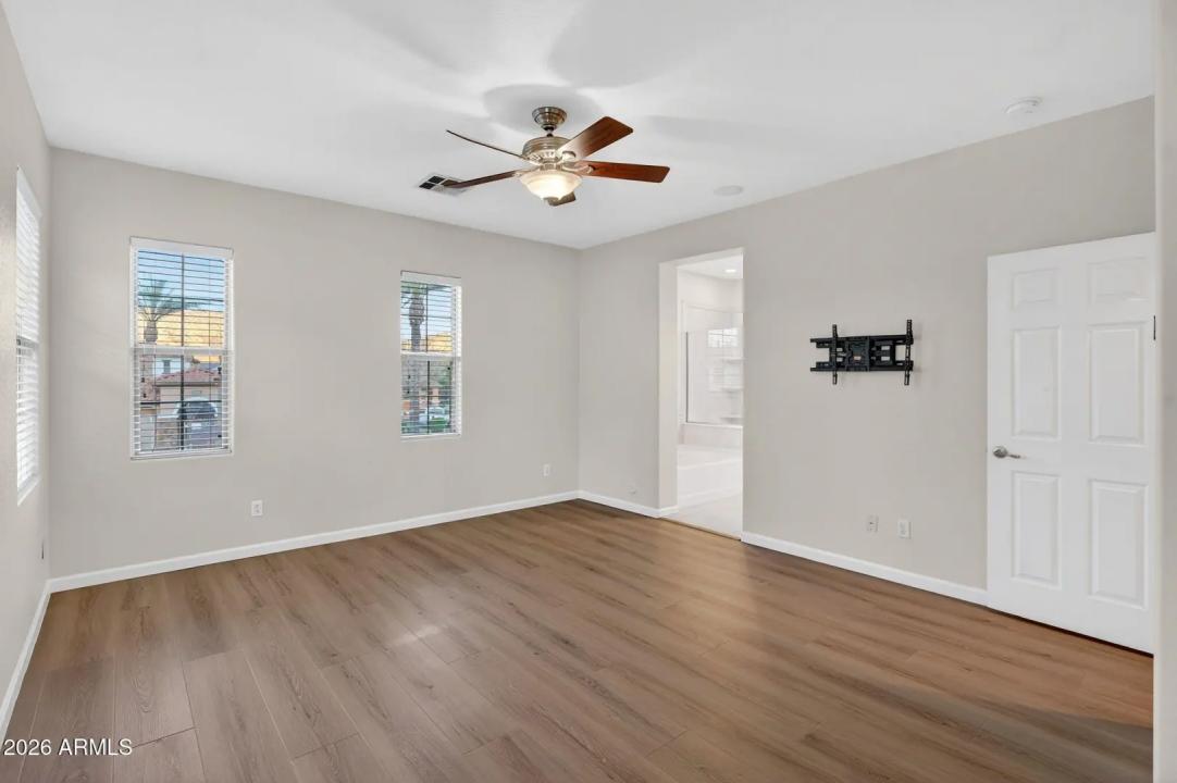 Real Estate Picture 15