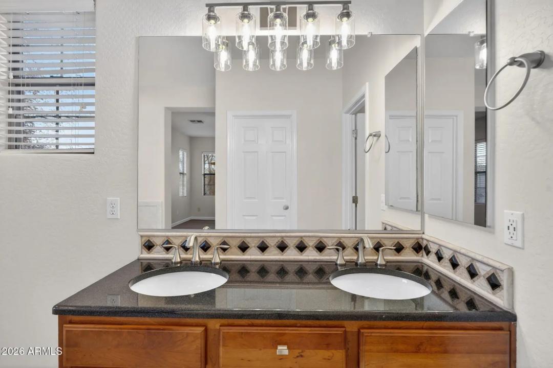 Real Estate Picture 19