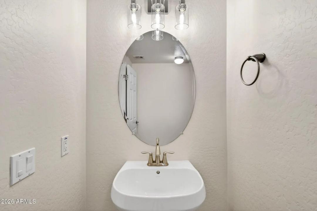 Real Estate Picture 12