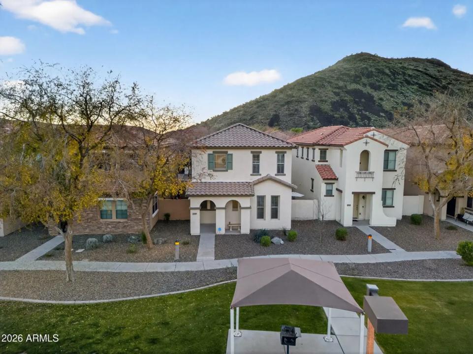 Real Estate Picture 38