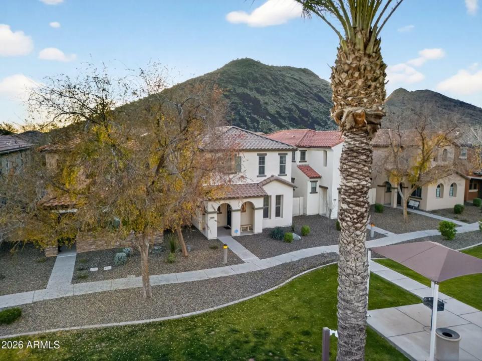 Real Estate Picture 39