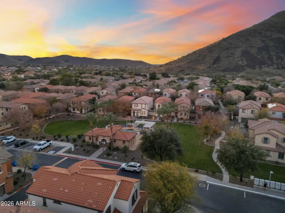 Real Estate Picture 52