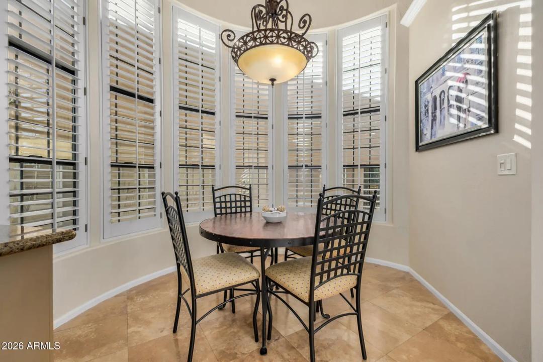 Real Estate Picture 3