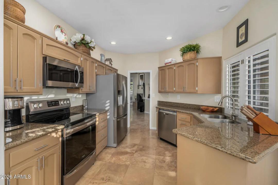 Real Estate Picture 4