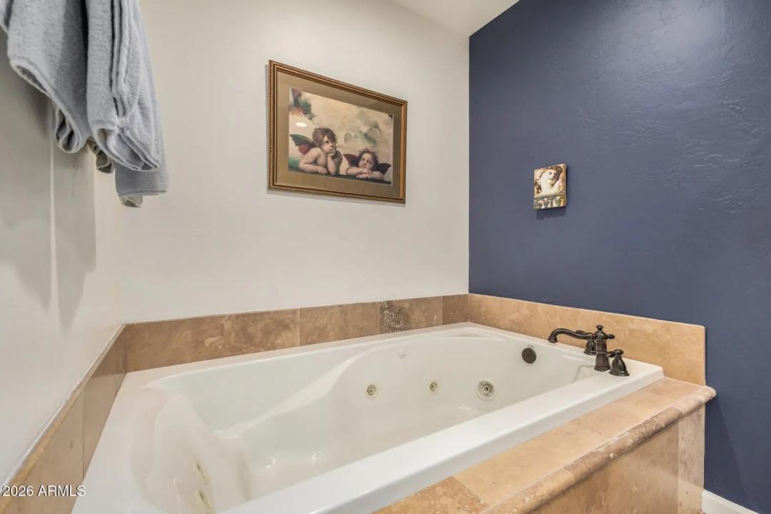 Real Estate Picture 11