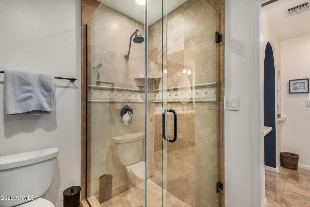 Real Estate Picture 12